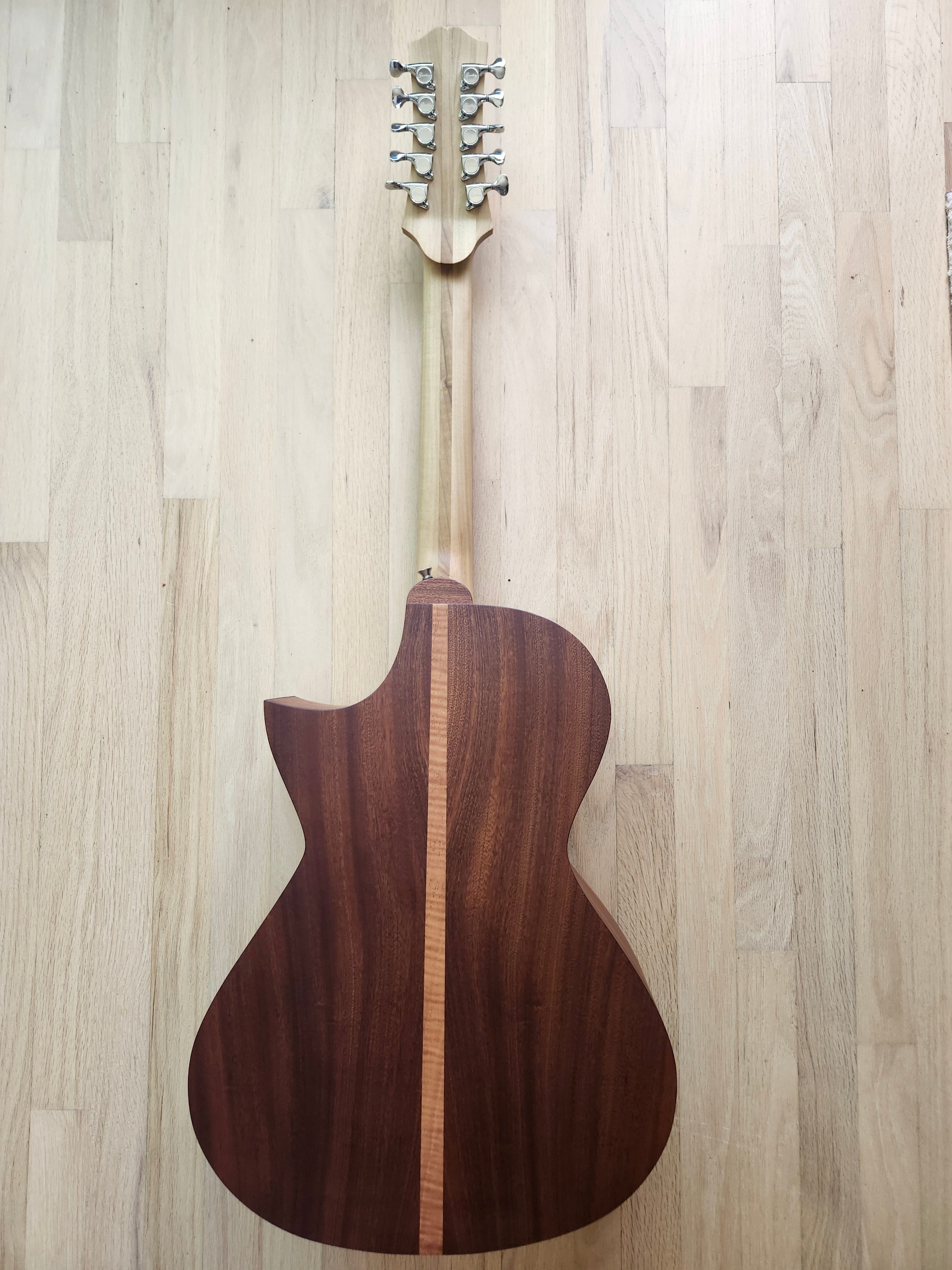 Bajo Quinto B-476NT